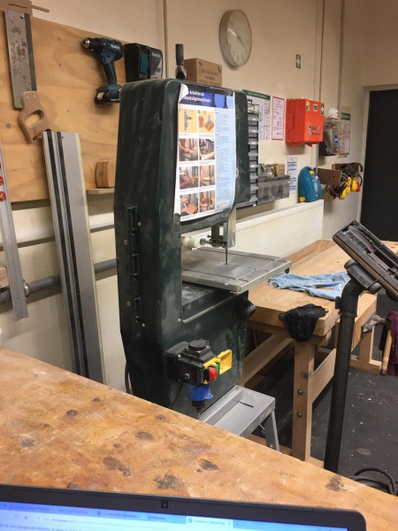 stand_saege_.jpeg stand_saege_.jpeg